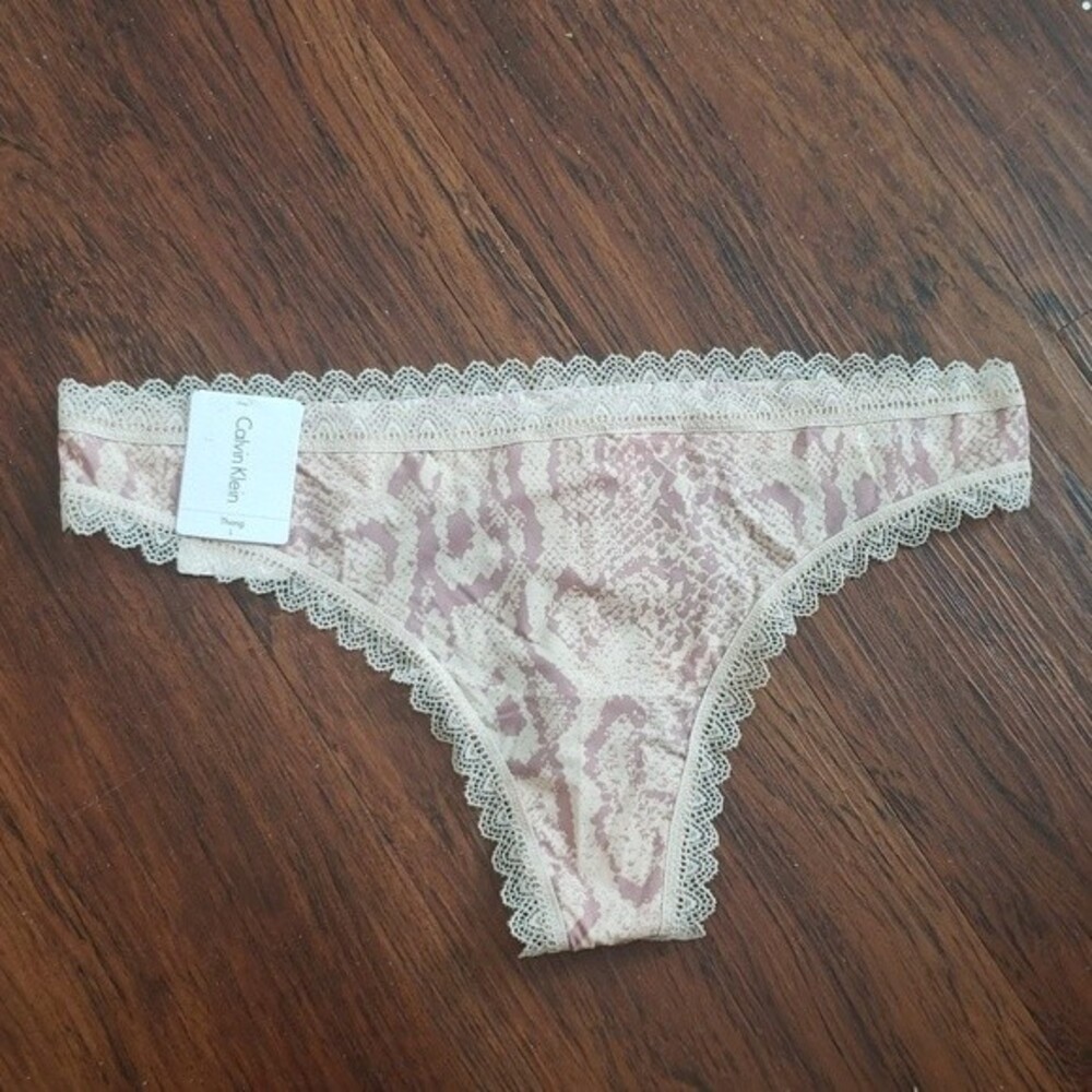 Calvin Klein Snakeskin Thong Size Large Chic Feminine Trendy Lace Trim New